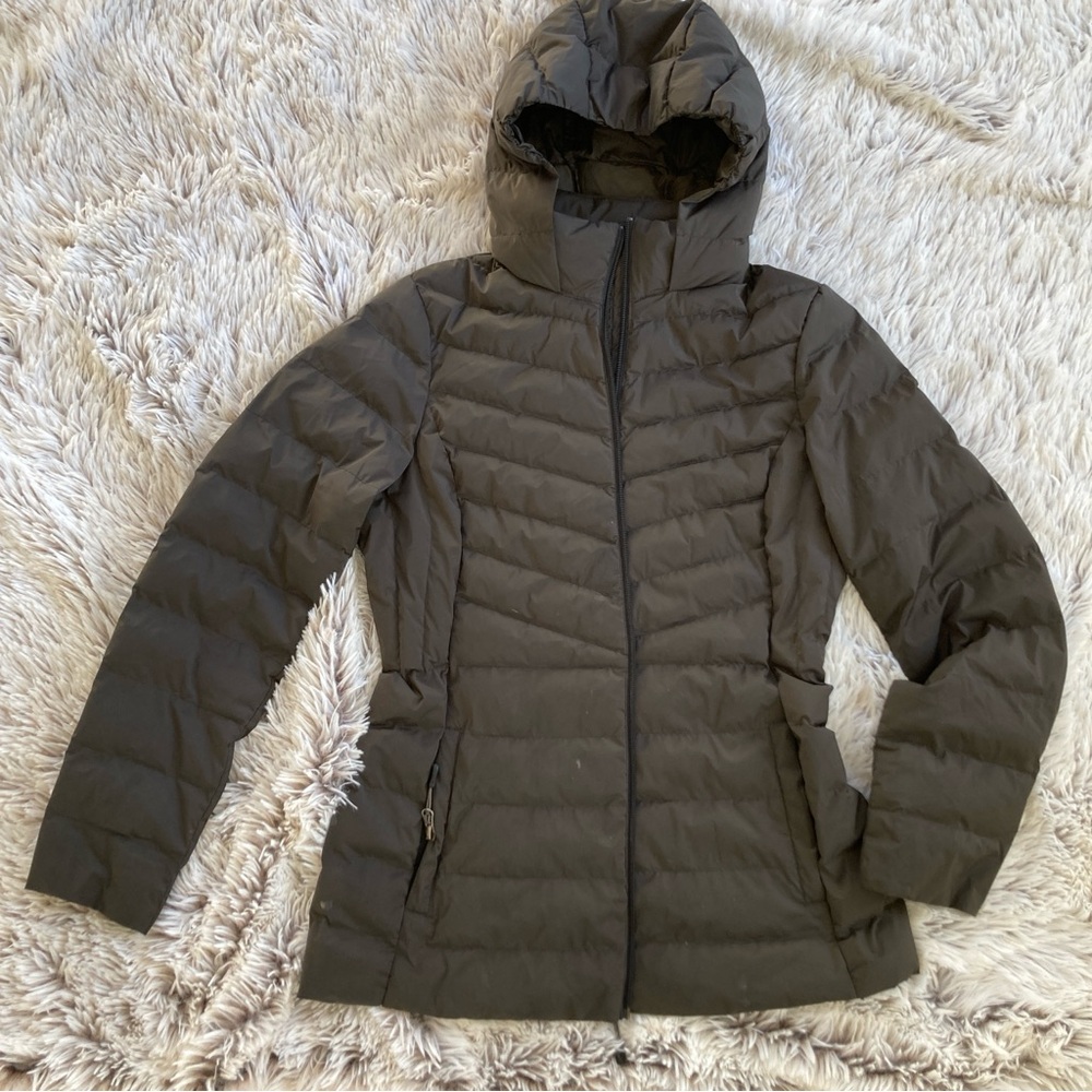 Small Green Lightweight Puffer Jacket - image 1